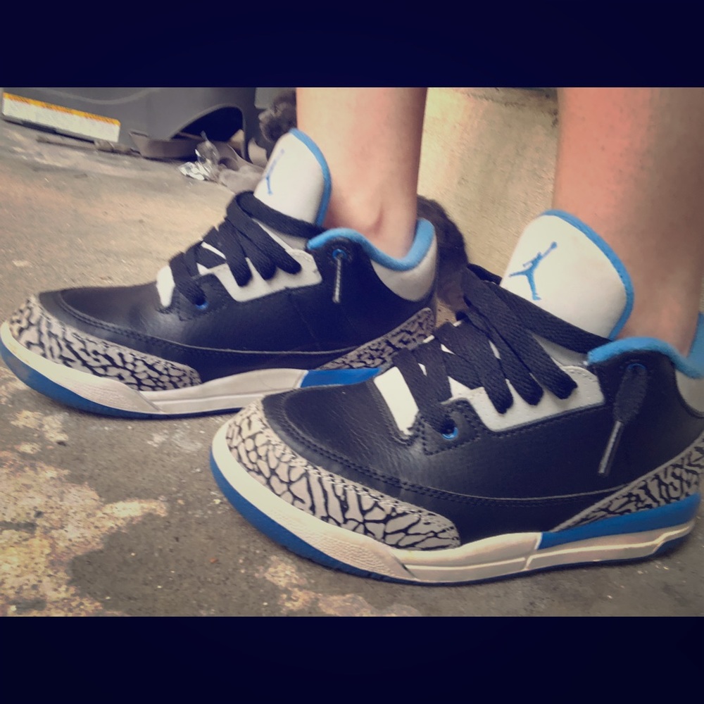 Womens Jordan’s Shoes Blue Cement 3’s